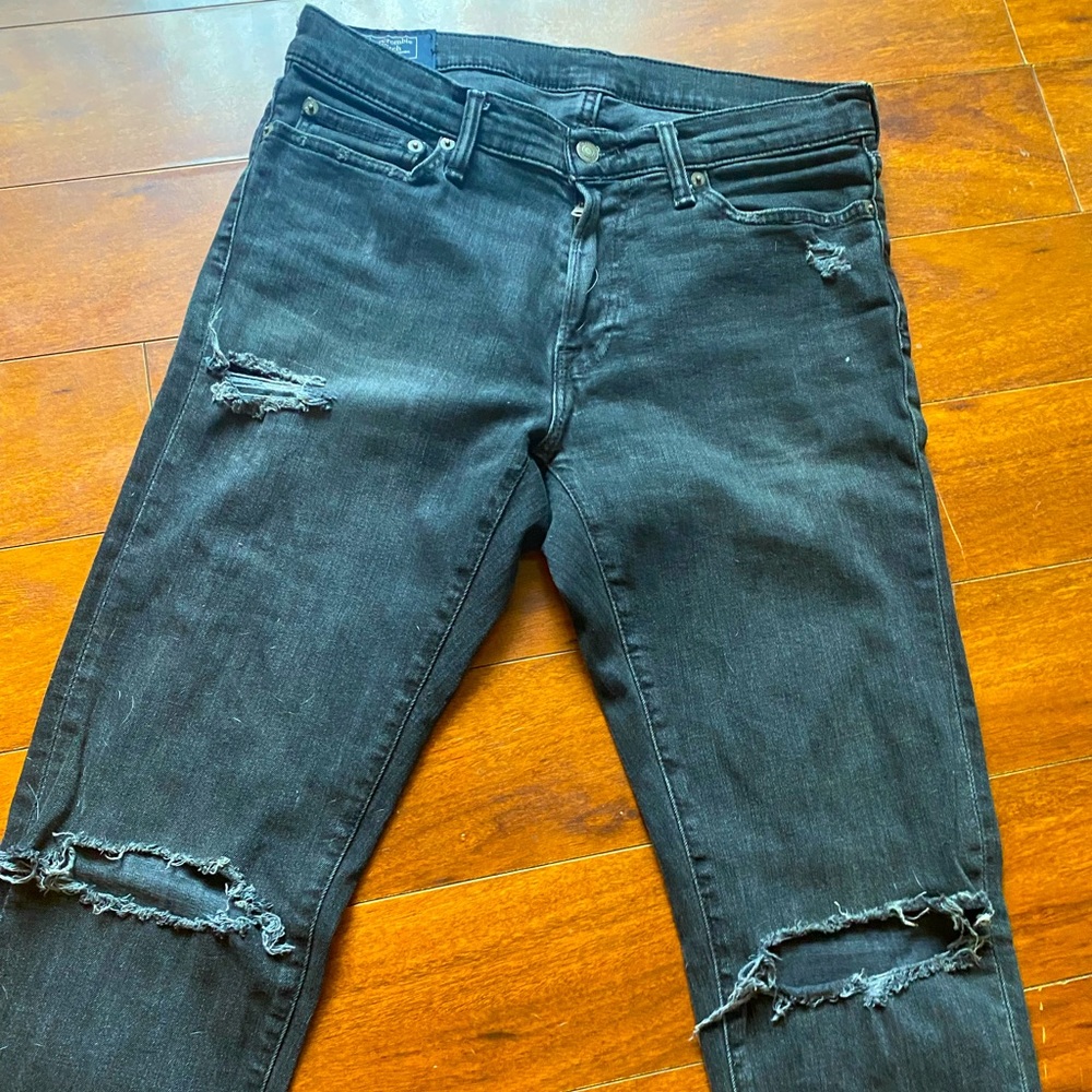 Abercrombie & Fitch, Slim Distressed 32”/34”